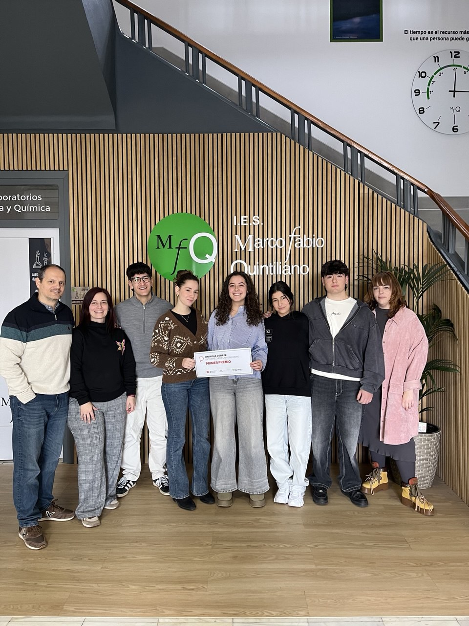 photo_5791784800938036643_y