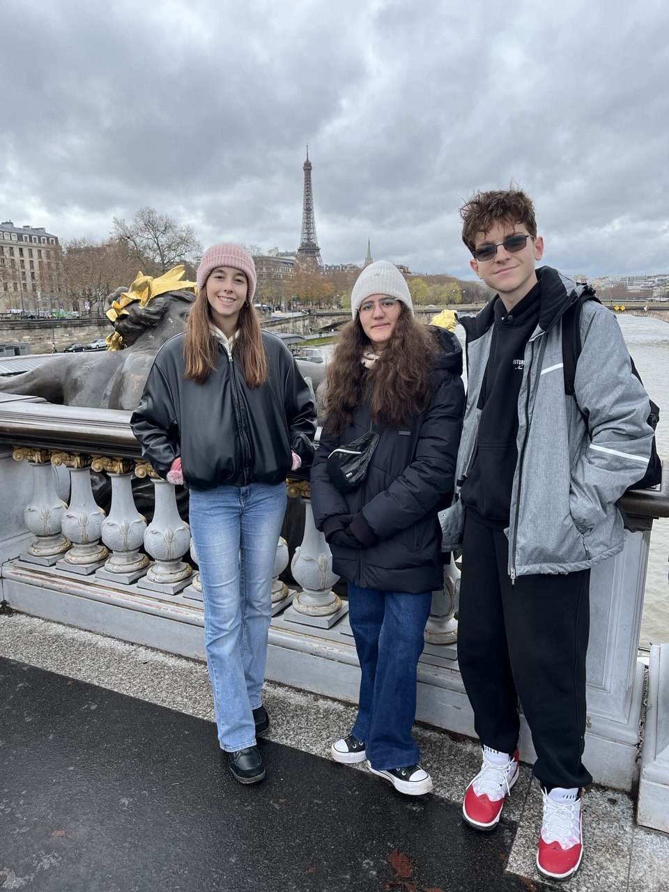 photo_5888978523572079715_y