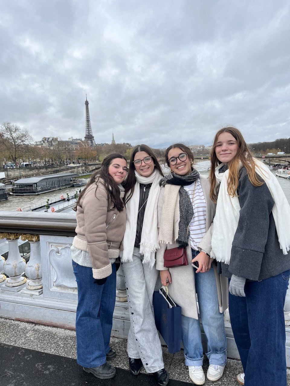 photo_5888978523572079716_y