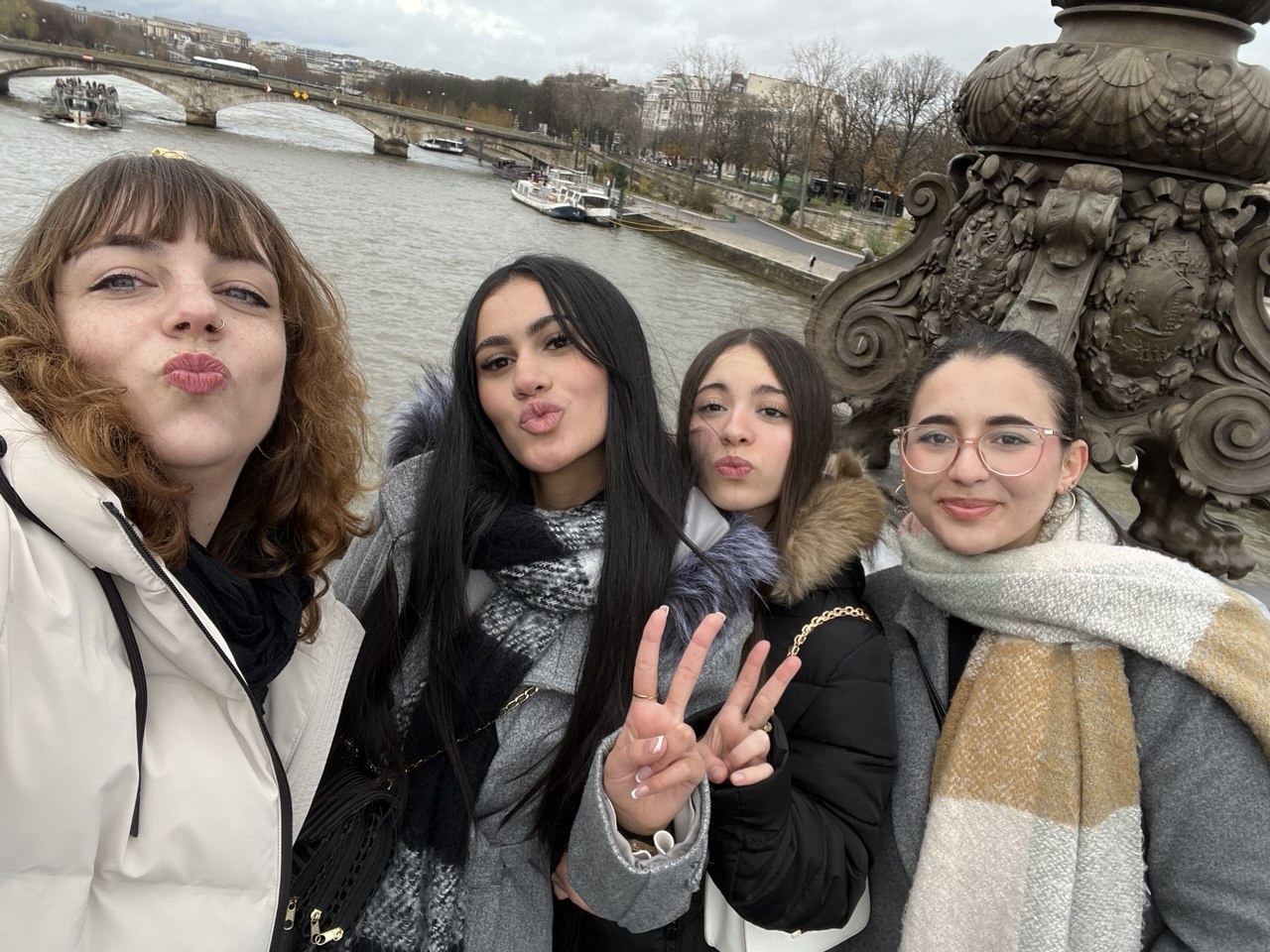 photo_5888978523572079717_y