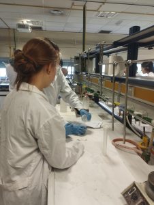 Taller de química y tecnología en la Universidad de La Rioja